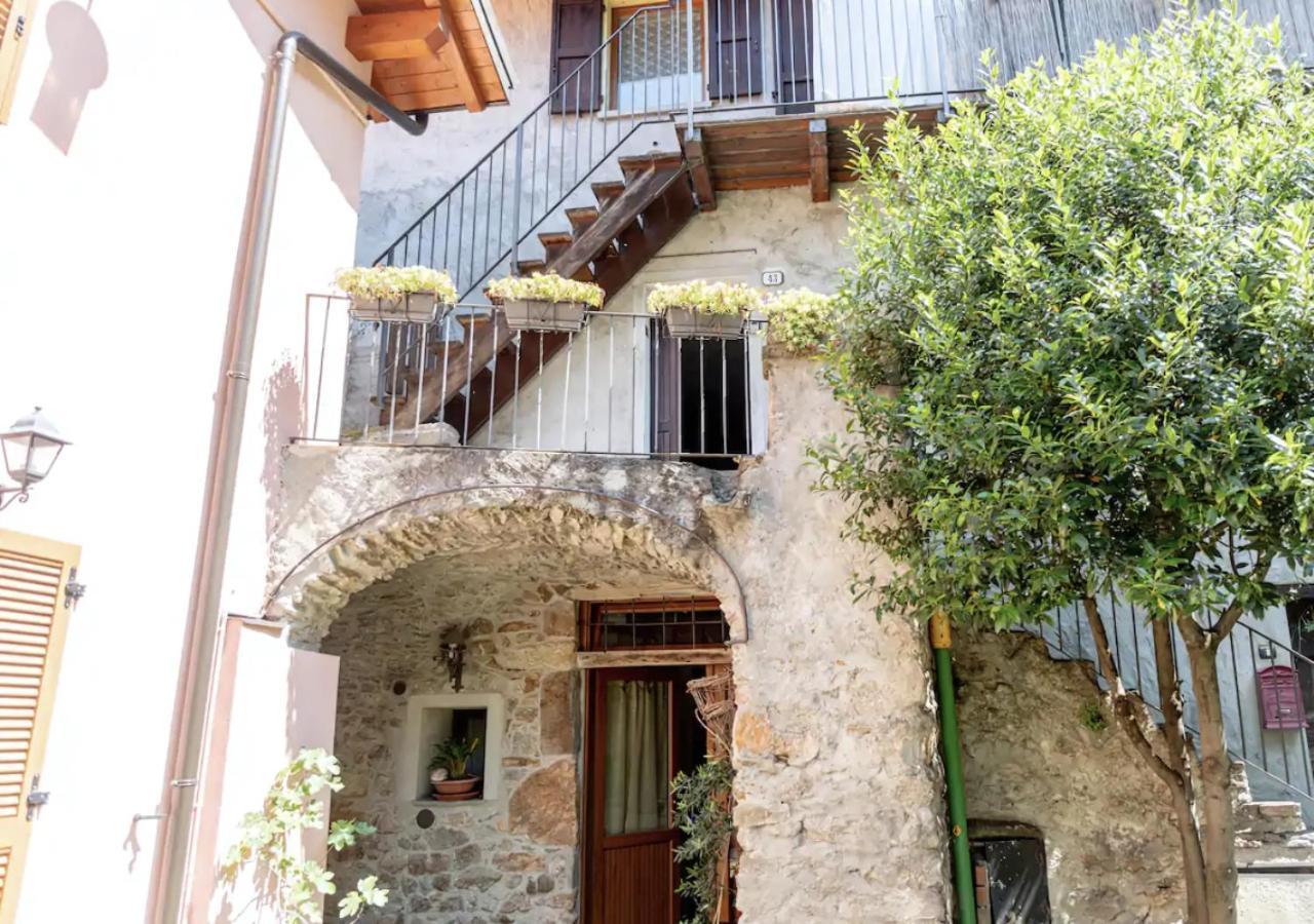 Casa Del Borgo: Appartamento Immerso Nel Verde A/C Bellano Exterior foto
